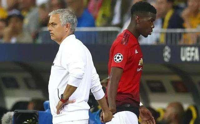  鲍文补时救主西汉姆联凭借坚韧防守逼平曼联抢分成功